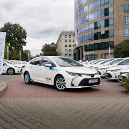 Hybrydowe Toyoty Corolle Sedan dołączają do floty firmy Eternis